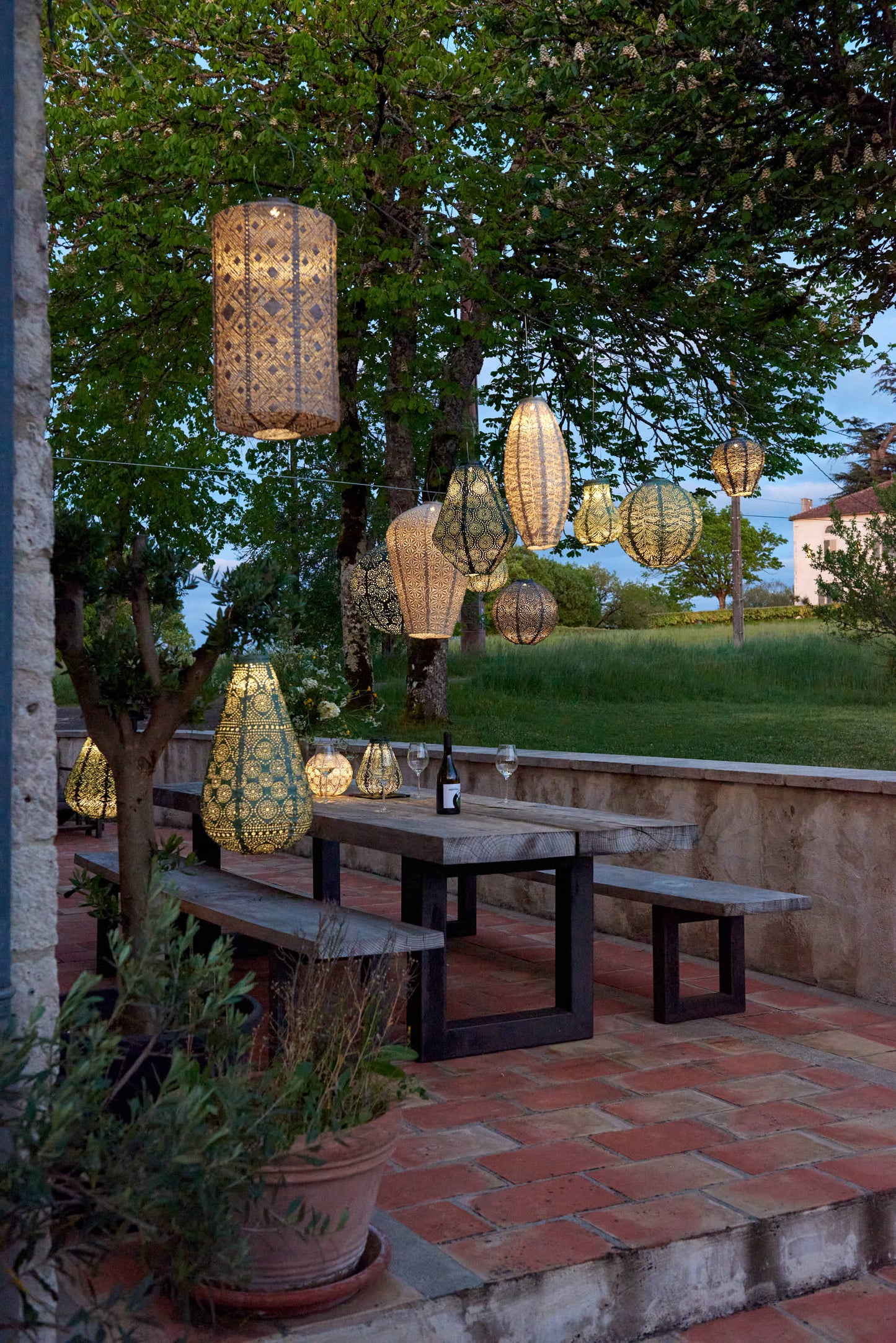 Diamond 28cm - Solar Lantern - 3 Colours image 4