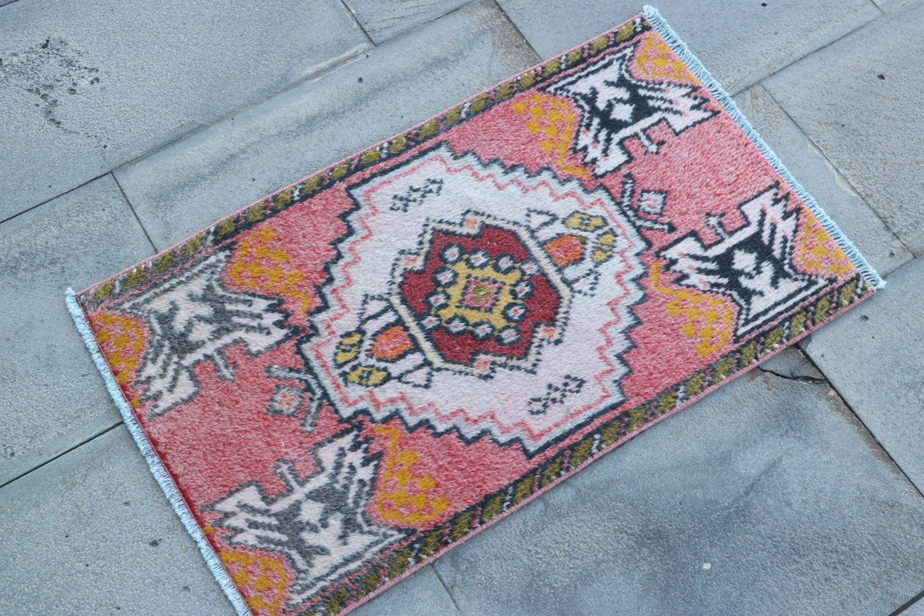 Vintage Turkish Oushak Rug/ Mat 48cm x 81cm image 0