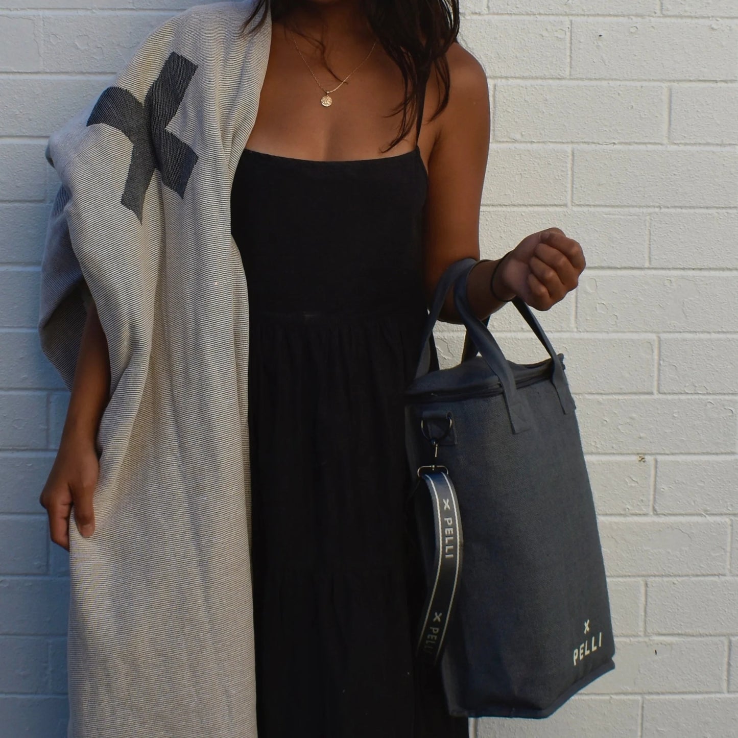 On the Grapevine Jute Wine Cooler Bag - Charcoal Grey image 1